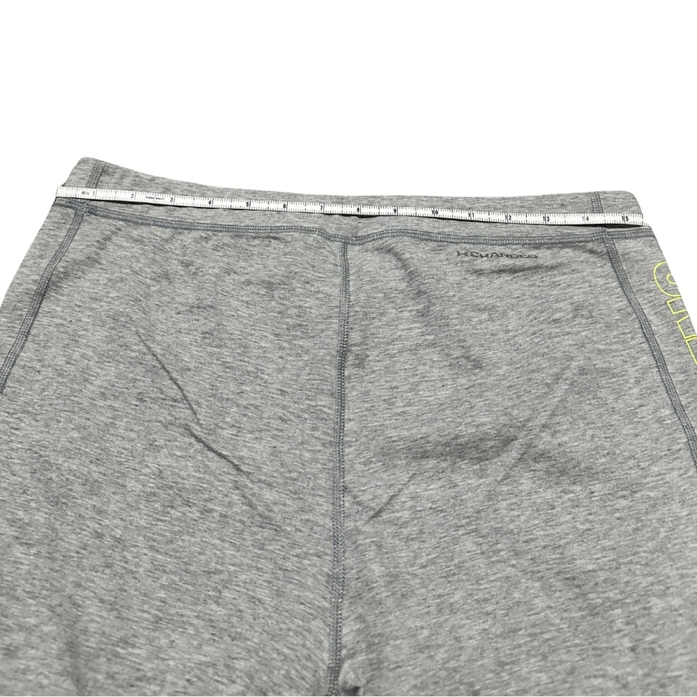 EUC Under Armour Women’s Light Grey Capri Leggings Size Large? - Picture 3 of 7